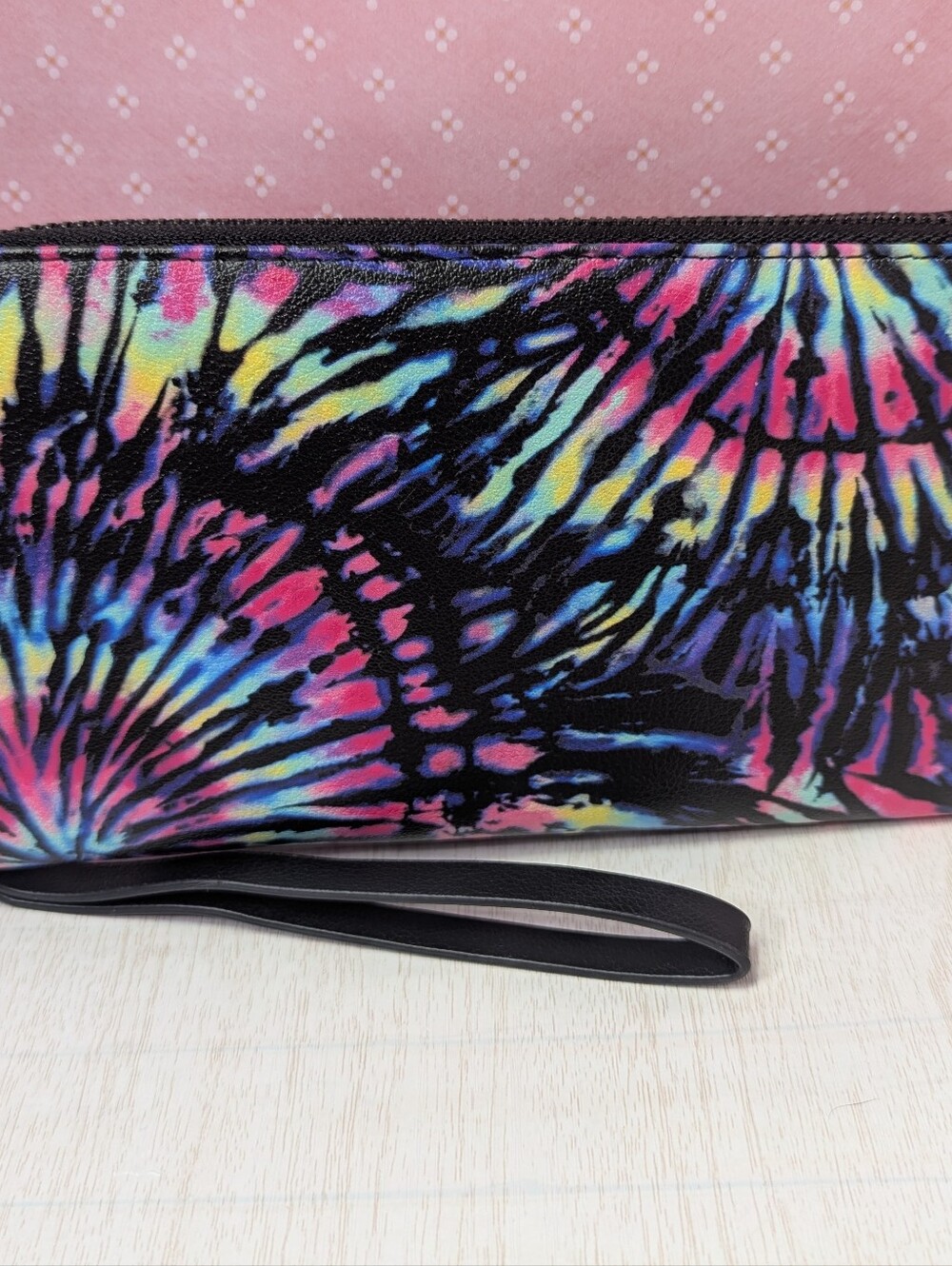 Tie Dye Rainbow Festival Clutch Wristlet Style Wallet Zip Closure Psychedelic